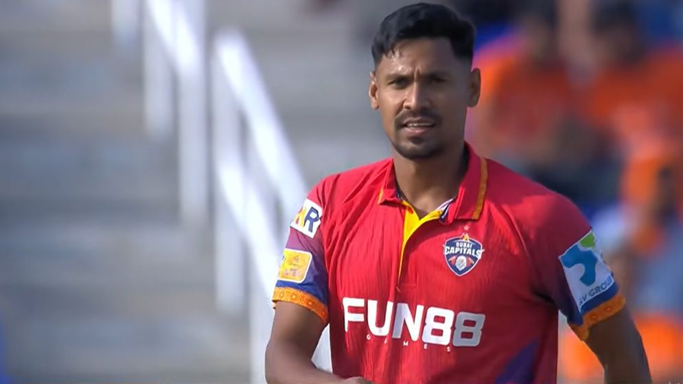মোস্তাফিজুর রহমানের ম্যাজিক: ১৪তম ওভারে ৩ উইকেট, দুবাই ক্যাপিটালসের জয়