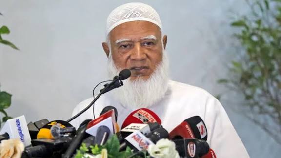 Jamaat Ameer Dr Shafiqur Rahman speaking at a political discussion in Dhaka on East Pakistan injustice.