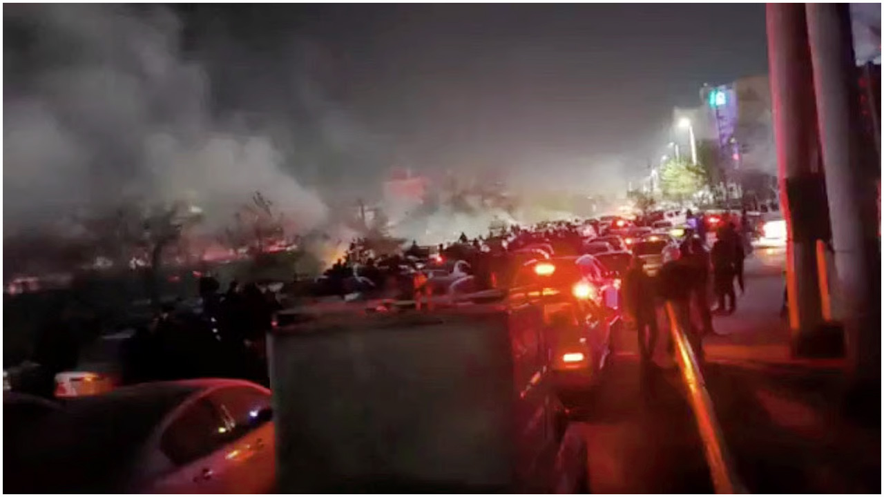 Iranian protesters clash with security forces during nationwide demonstrations over rising prices, January 2026.