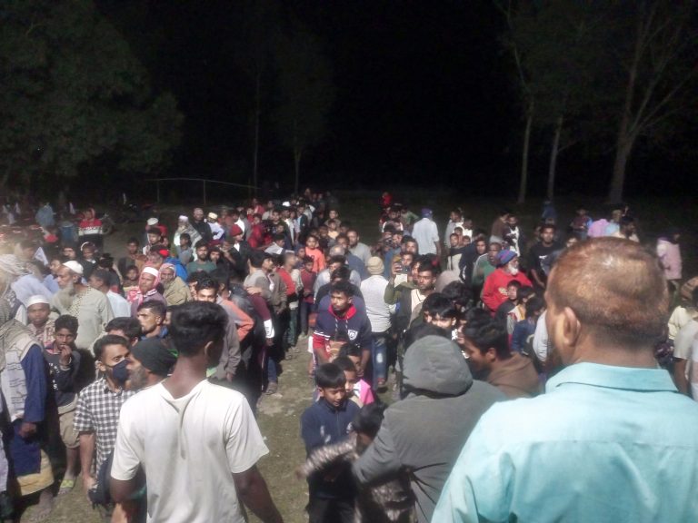 Jamaat-e-Islami leaders and activists taking part in a mass procession ahead of election in Hotikumrul Union